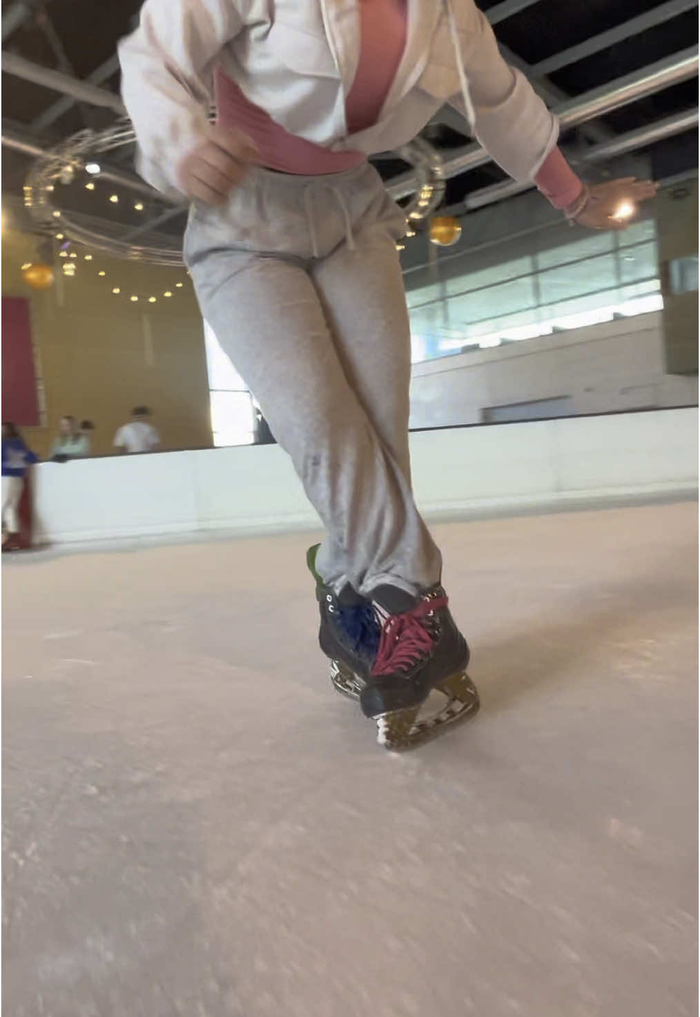 𝐥𝐚 𝐟𝐮𝐬𝐞́𝐞.𝟐𝟐 #icecream #IceSkating #pourtoiiii #lafusée #lapatineusedechartres #chartres #votrestar @E´La2j_🌪️ : 🤳🏽❤️