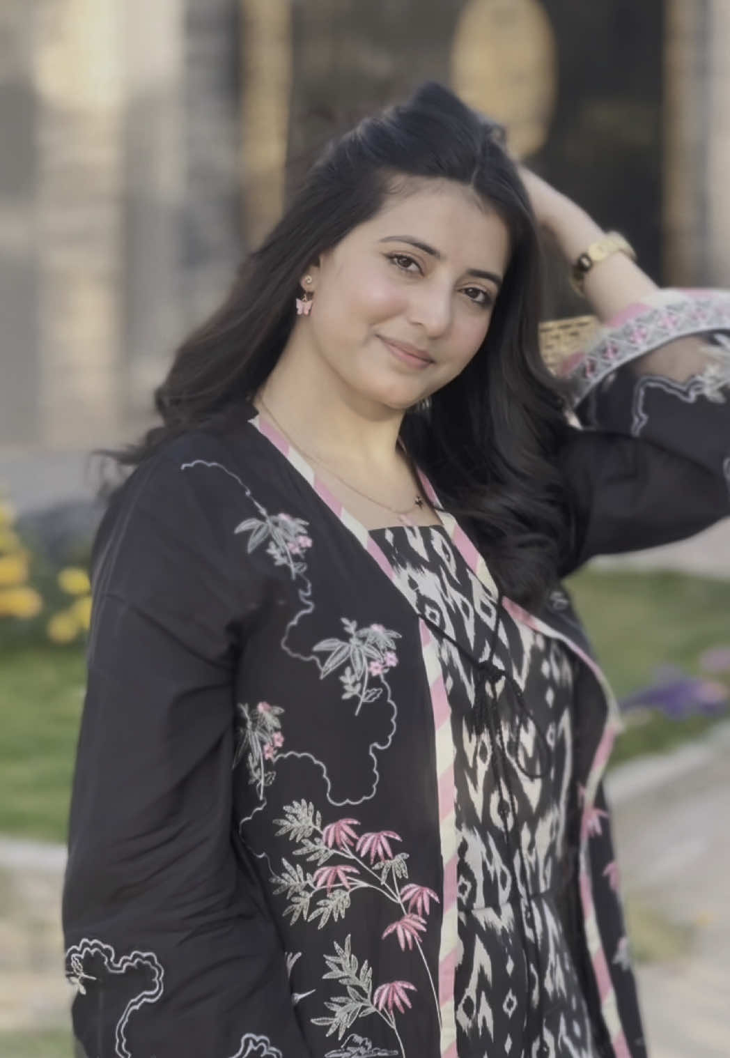 آنکھ تم کو ہی جب نہ پائے گی  عید کیسے مناںئ جائے گی🖤 #viralvideo #fyp#yusraniazi#vibe 