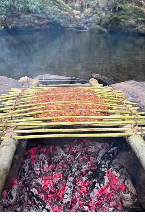 Cooking kebab using natural primitive methods 🥩🪵🔥💦 #outdoorcooking #cookingasmr #Recipe #leon #cookingnature #camping #foodtiktok #cooking #kebab 
