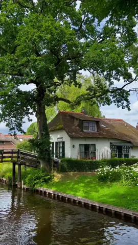 4:30pm. Giethoorn, Netherlands.