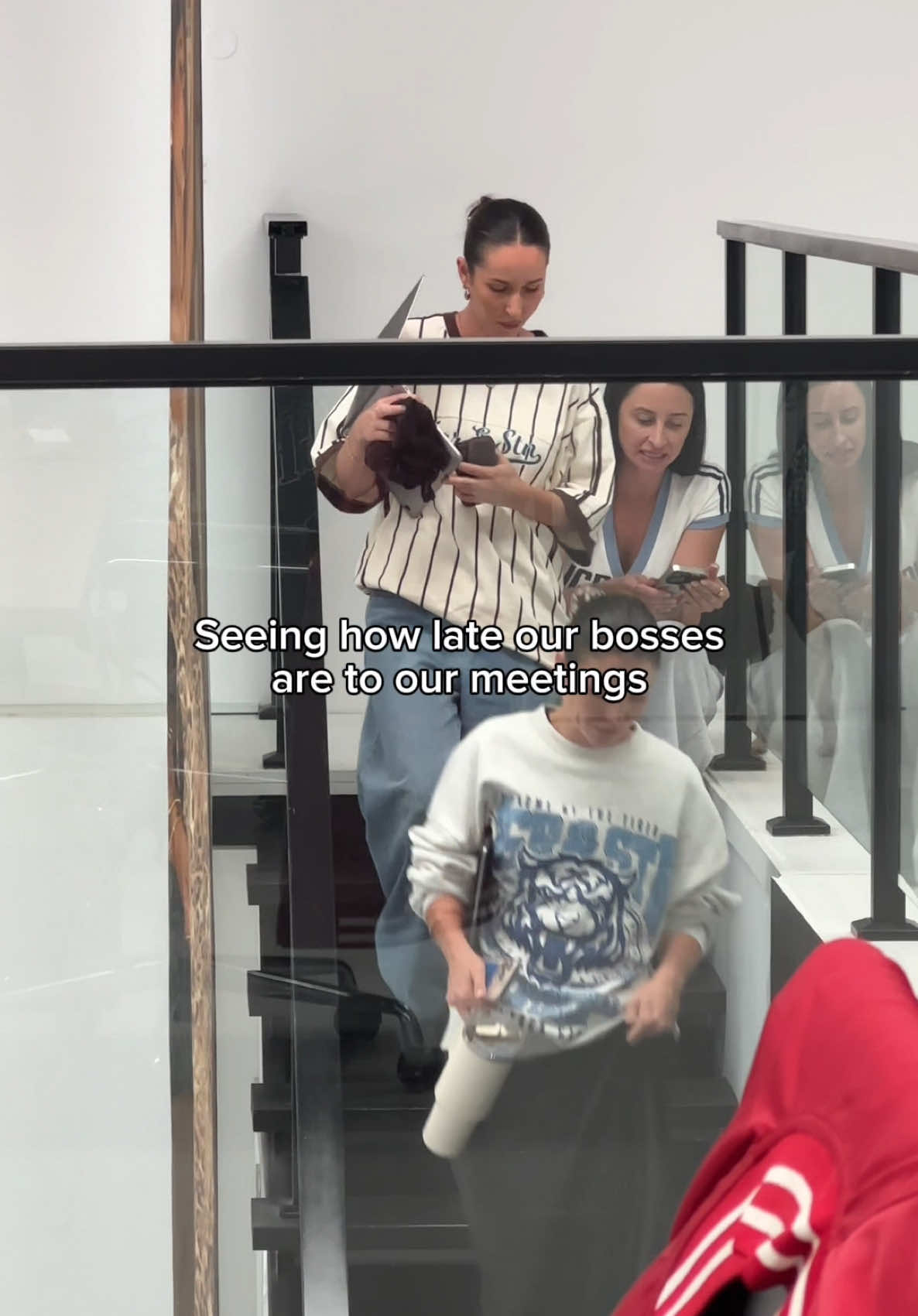 👀