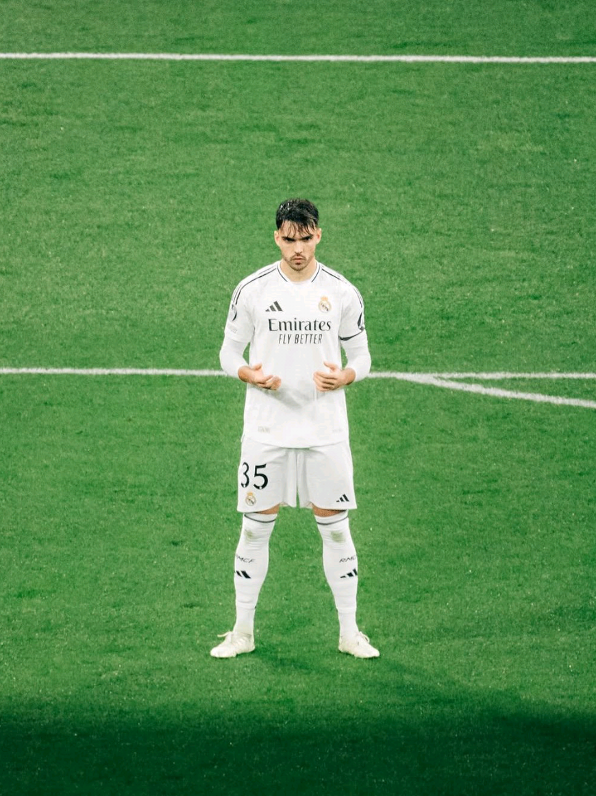 aku suka banget sama abang ini, Raul Asencio 😅 #asencio #raulasencio #madrid #realmadrid #football #spain #castilla #foryou #fyp 