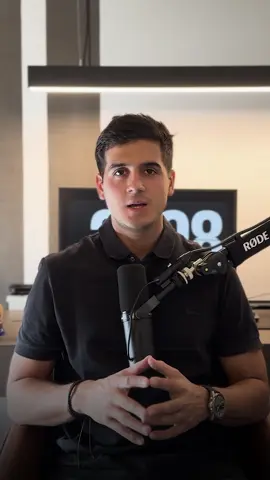 Así podés ganar en USD trabajando como closer de ventas. Cada vez más emprendedores venden productos digitales, pero no tienen tiempo para atender llamadas. Ahí entra el closer: se encarga de cerrar las ventas por ellos 📞 Yo facturé +500 mil USD tomando llamadas para empresas como Growing y Axis. Todo desde mi compu, sin jefes ni horarios ✈️ Si vendés servicios, sabés que llega un punto donde necesitás ayuda para seguir creciendo. Ahí entra el closer. #closerdeventas #negociosonline #ventas #emprender #trabajoremoto 