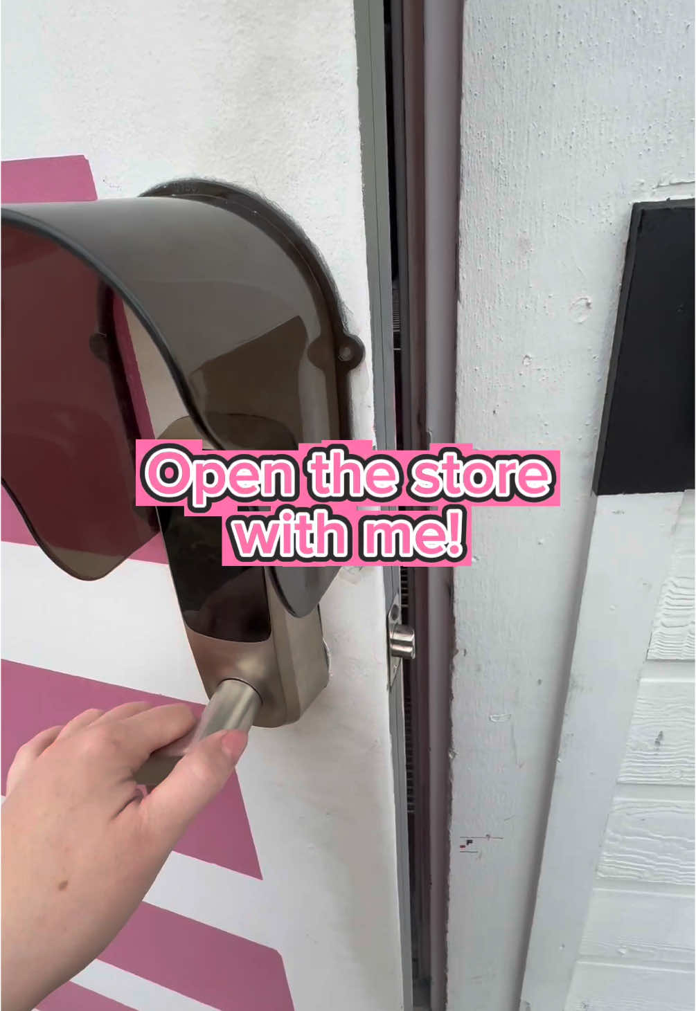 Open the store with me!! 😘💕 #fyp #SmallBusiness #businessowner #dayinthelife #frozenflamingo #frozencustard #work 