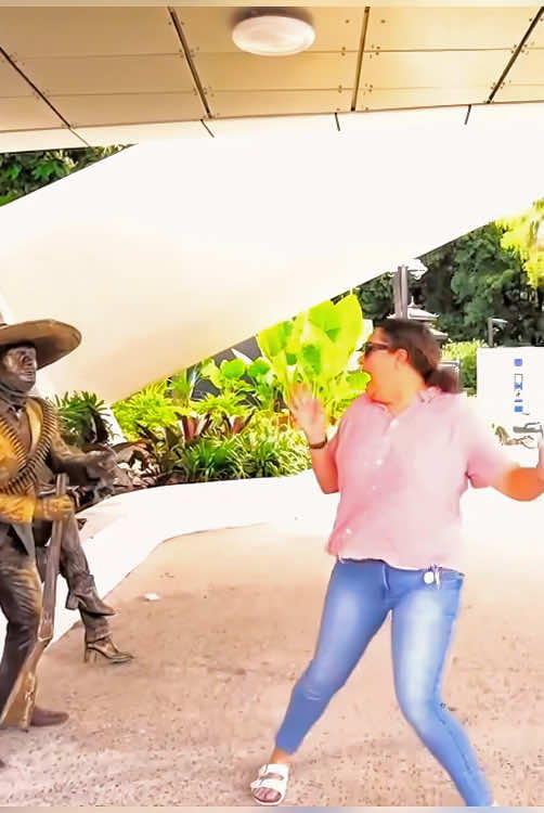 Statue prank #fun #funny #prank #bushman #sofunny #statue #haha #fyp #fypシ #funnytiktok #foryou 