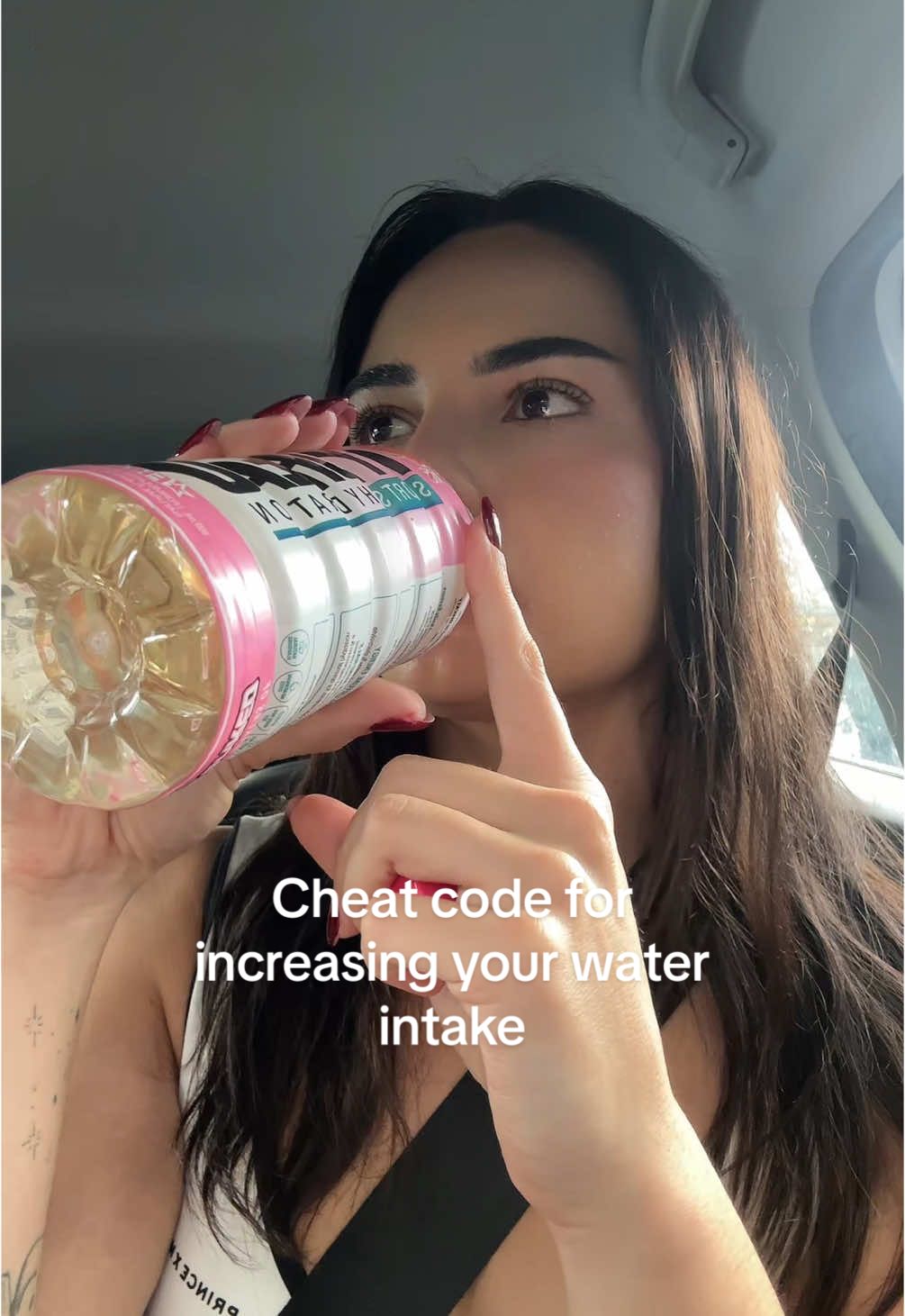 Been doing this every day and I have been smashing back so much extra water 💦  #hydrate #hydration #waterintake #ehplabs #hydreau #weightlossjourney #water #electrolytes #ehplabsathelete 