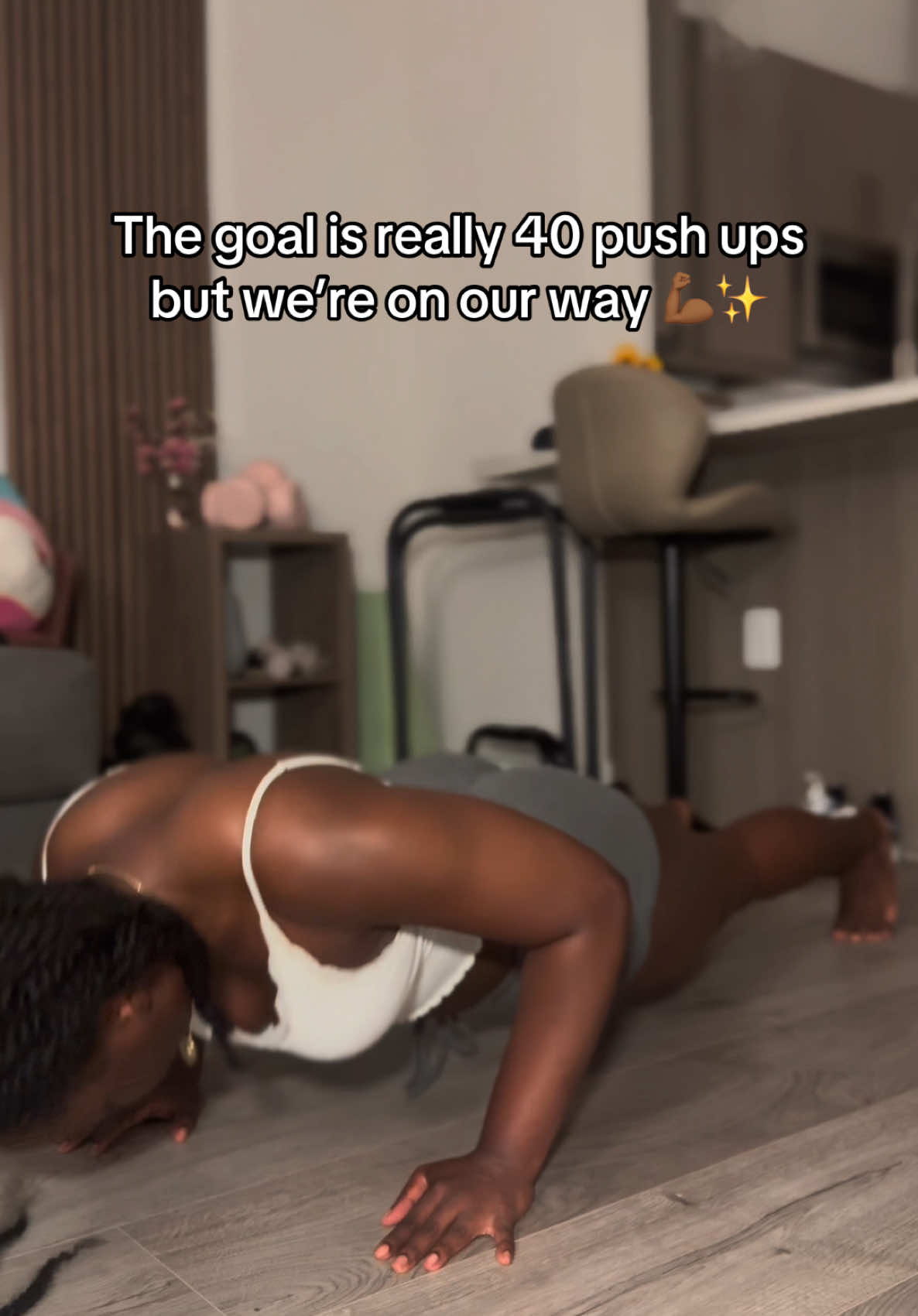 Push ups are honestly one of the BEST overall exercises for you health 💪🏾✨ #pushups#calisthenics#pushupsworkout#pushday 