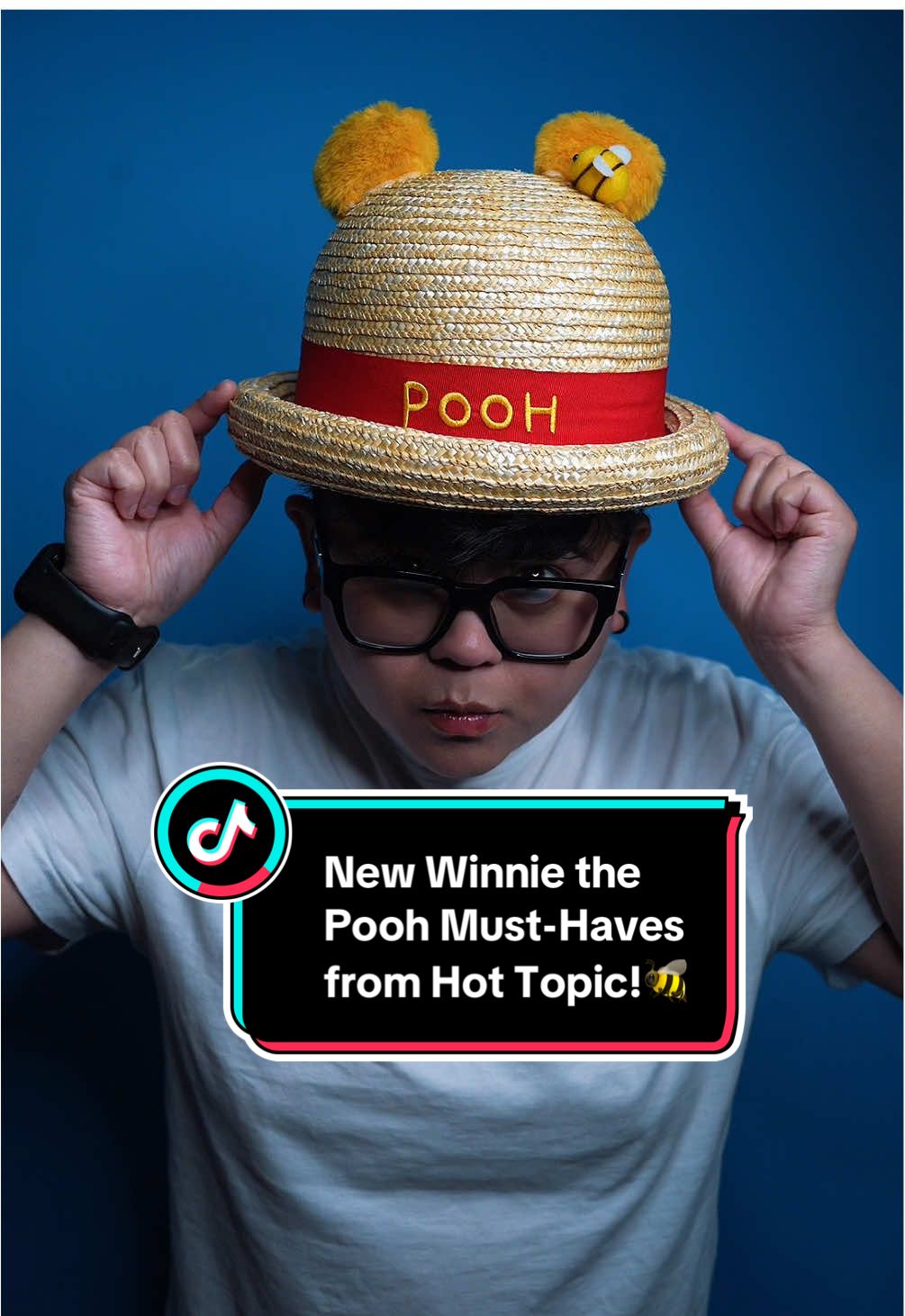 “Winnie the Pooh Disneybound? Yes, please! 🍯🐻✨ Check out my new hat & shorts from Hot Topic—perfect for Disneyland Paris! 🏰💛 #WinnieThePooh #DisneyStyle #HotTopicFinds #sponsoredbyHT #HTFxMarchMustHaves @hottopicofficial 