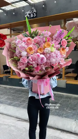 Hoa xinh tặng vợ. Bó hoa tone cam hồng tặng vợ, bạn gái, người yêu. Hoa sinh nhật Hà Nội. #hoa_tươi_hà_nội #điện_hoa_hà_nội #hoa_đẹp_hà_nội #eliseflowers #hoasinhnhat #hoasinhnhathanoi #hoasinhnhathanoi#hoasinhnhathanoikiem #hoatuoiquancaugiay #hoatuoiquanbadinh #hoatuoiquandongda #hoatuoiquanhaibatrung #hoatuoithanhxuan #hoatuoihadong #hoatuoitrungkinh