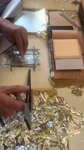 Cutting Gold Leaf✨ #gold#goldleaf#blattgold#germany#handwerk 