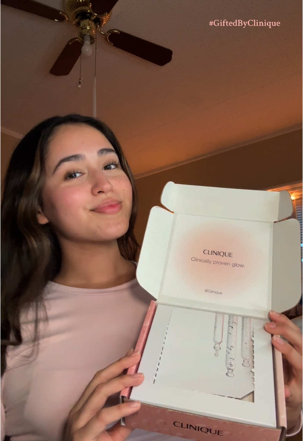 #GiftedByClinique favorite addition to my skincare routine! thank you @Clinique 🫧🩷 #cliniqueoncampus @College Fashionista 
