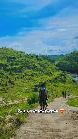 raja ampat nya pacitan kulon omah gaessss  agendakan healing mu bollo #healing_through_nature #pantaikasap #storiesdabecah 