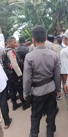 #LIVEhighlights #TikTokLIVE #LIVE  Sempat terjadi ketegangan, dampak ditutupnya akses jalan Kastela Rua.