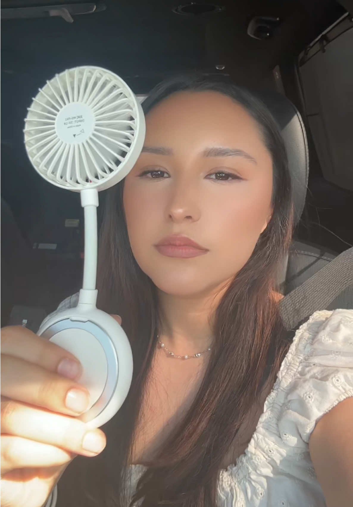 Postpartum mamas understand this is a must in our purses! 🥵@JJC_Official #jjc #magneticfan #minifan #fan 