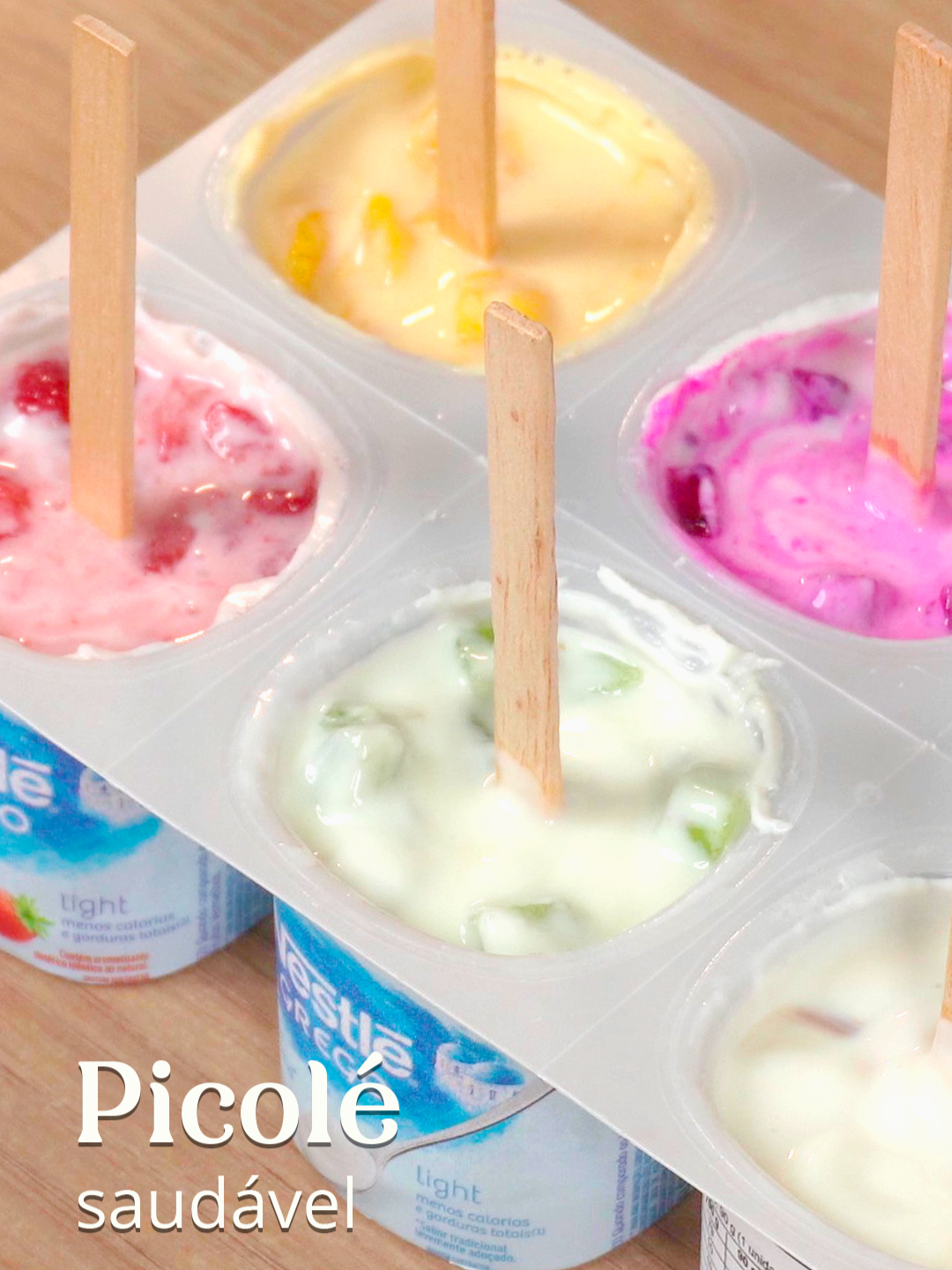 PICOLÉ SAUDÁVEL Picolé super prático e saudável para refrescar nos dias quentes. Ingredientes: · 540 g de iogurte · 50 g de morango · ½ manga · 1 kiwi · 1 pitaya · 1 colher de sopa de doce de leite Hey!Mu Compre seu doce de leite Hey!Mu, enquanto tem estoque, pelo site: 👉🏻 heymu.com.br Use o meu cupom de desconto: TESTE 🍮 Sem açúcar, sem culpa, só sabor! 😋 Cremoso na medida certa! 💚 Perfeito para qualquer momento do dia! #HeyMu#DoceDeLeiteZero#receita#receitasimples