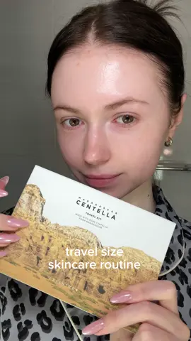 Travel size skincare routine 🤍 #centella #tiktokmademebuyit #travelkit #koreanskincare #skincareroutine #minicentella 