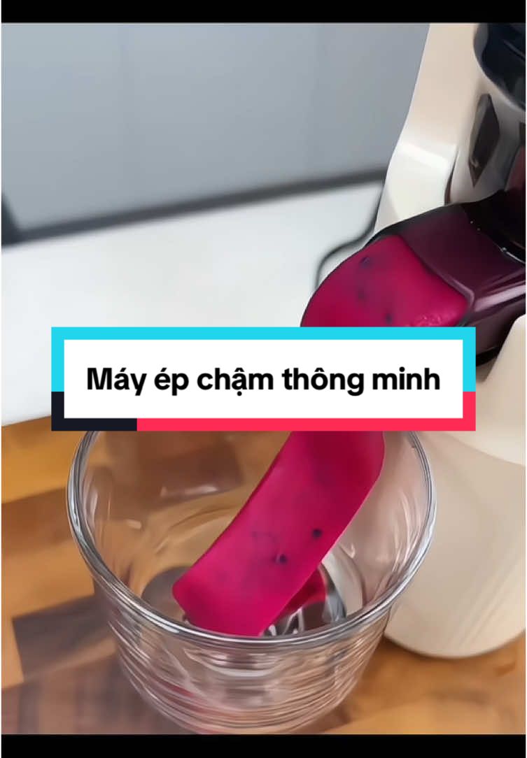 Máy ép chậm cầm tay thông minh #giadung #giadungthongminh #giadungtienich #mayepcham #mayeptraicay 