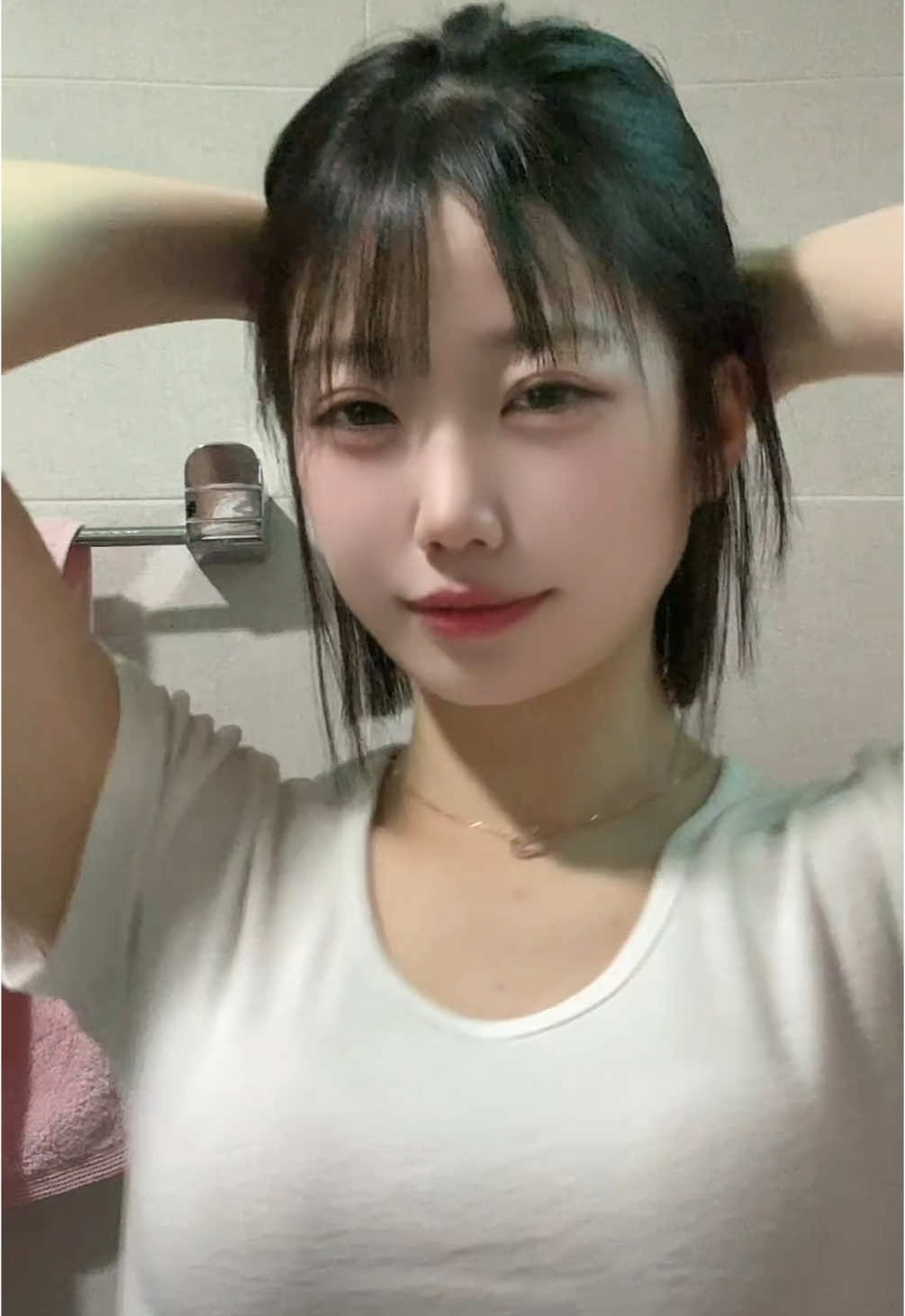 화장지울려고 할때만 이뻐보이냐 