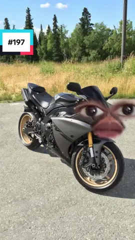 #yamaha #r1 #honda #cbr #1000rr #kawasaki #h2r #zx6 #Grom #bmw #motorcyclesoftiktok 