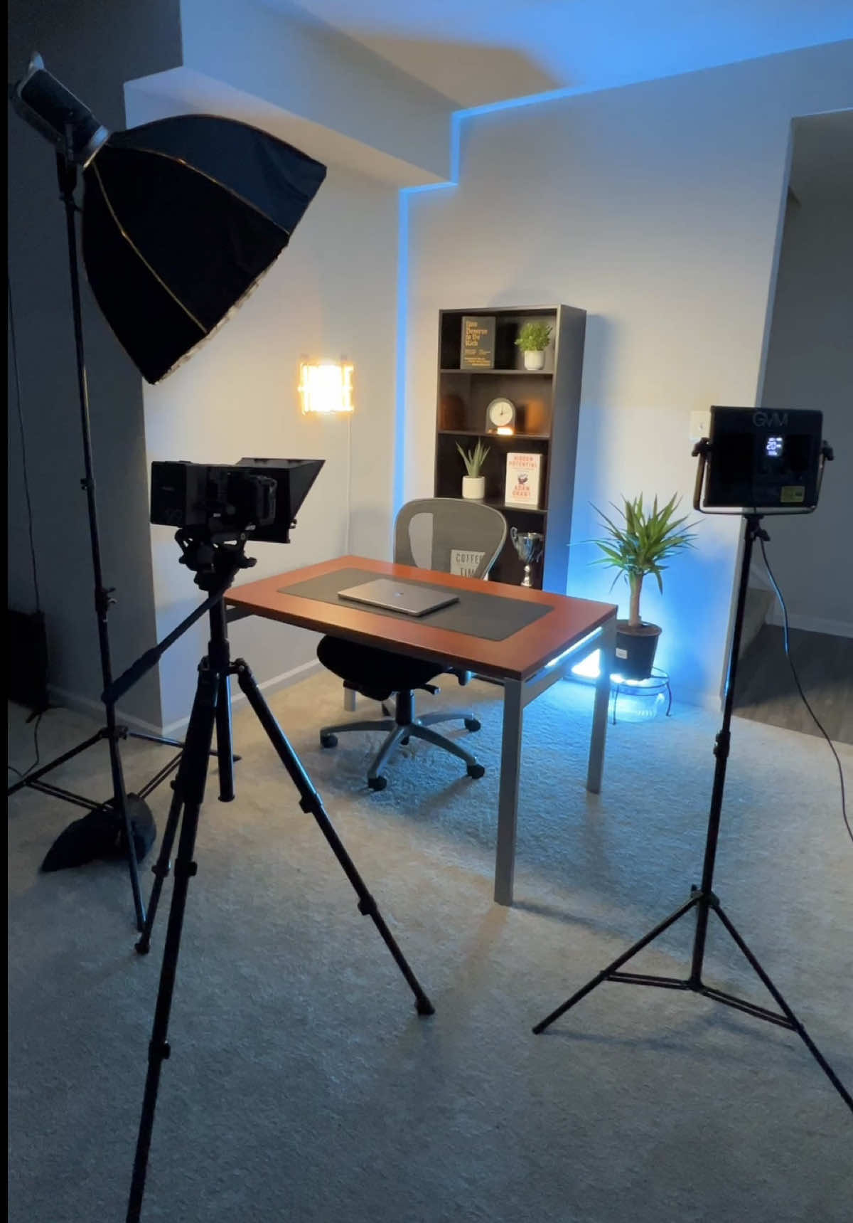 Stop tryna start something new and optimize the things you already have! Rate my new YouTube Home Studio 🎥🔥 #homestudio #desksetup #youtuber #contentcreator #contentcreators #filmmaking #filmmaker #desksetups 