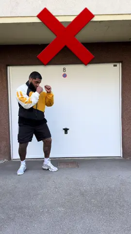 You need to coordinate your legs with your arms to generate a lot of power 🥊 and stay stable in your punch #Viral #FYP #PourToi #Trending #ExplorePage #BoostPost #Challenge #SportsViral #ReelViral #Mindset #HardWorkPaysOff #NeverGiveUp #GrindMode #Discipline #boxingmindset 