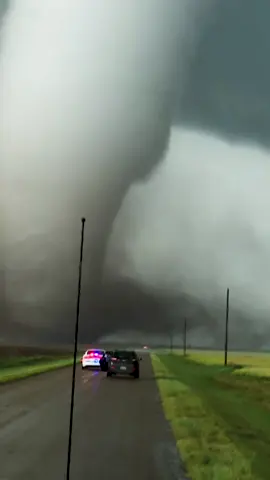 One of the WILDEST tornado chasing days ever!!🌪️🤯12 tornadoes in 2 hours!! On May 24, 2016, the plains around Dodge City, Kansas, were an unbelievable sight. Thankfully, despite the chaos, no lives were lost. #fyp #foryou #Tornado #Tornadoes #f5 #TornadoChasing #DodgeCityTornadoes #ExtremeWeather #StormChasers #NatureUnleashed 
