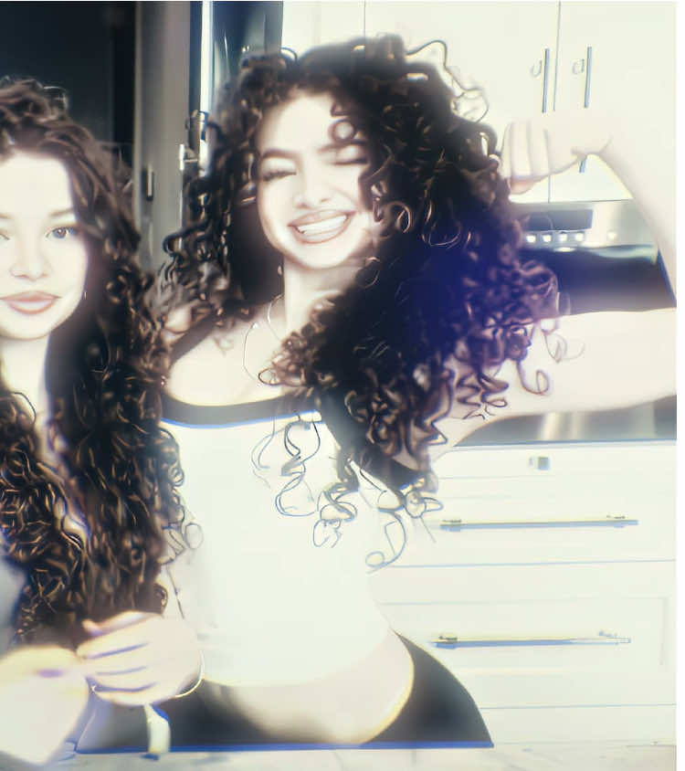 the intro LMFAOO | for yas bc you is a bday girl sorry im feeling lovely td @yasmin ⋆.𖥔˚ & for @val ✧ ofc | ib fyp | cc - ECO | #kalogerassisters #iovefyi #kalogeras #demitrakalogeras #sundaykalogeras #elianakalogeras #creatorsearchinsights #foryou #triplets