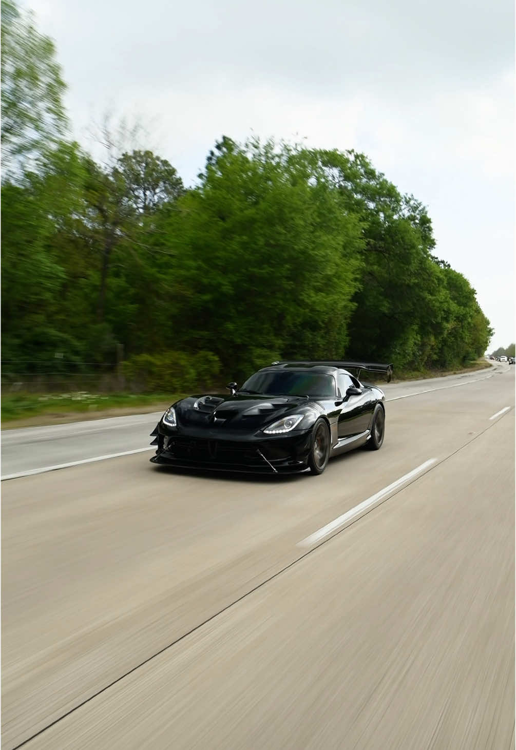 Can’t believe I got to shoot this ACR!! More video and a photo set dropping this week! Be on the lookout 🔥  This car is for sale! Go to my Instagram to find the dealerships website/info!  #dodge #viper #viperacr #dodgeviper #acrextreme #exotic #trackcar 