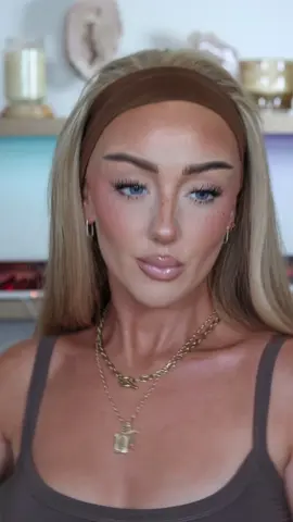Transition and a boogie #ukmakeup #makeuptransformation 