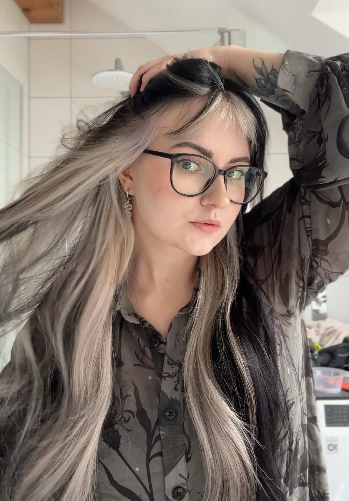 Replying to @Λυδια λυγδοπουλου 🦨 #narcissamalfoyhair #hairtok #halohair #underlightshair #skunkhaircolor #peekabohair 