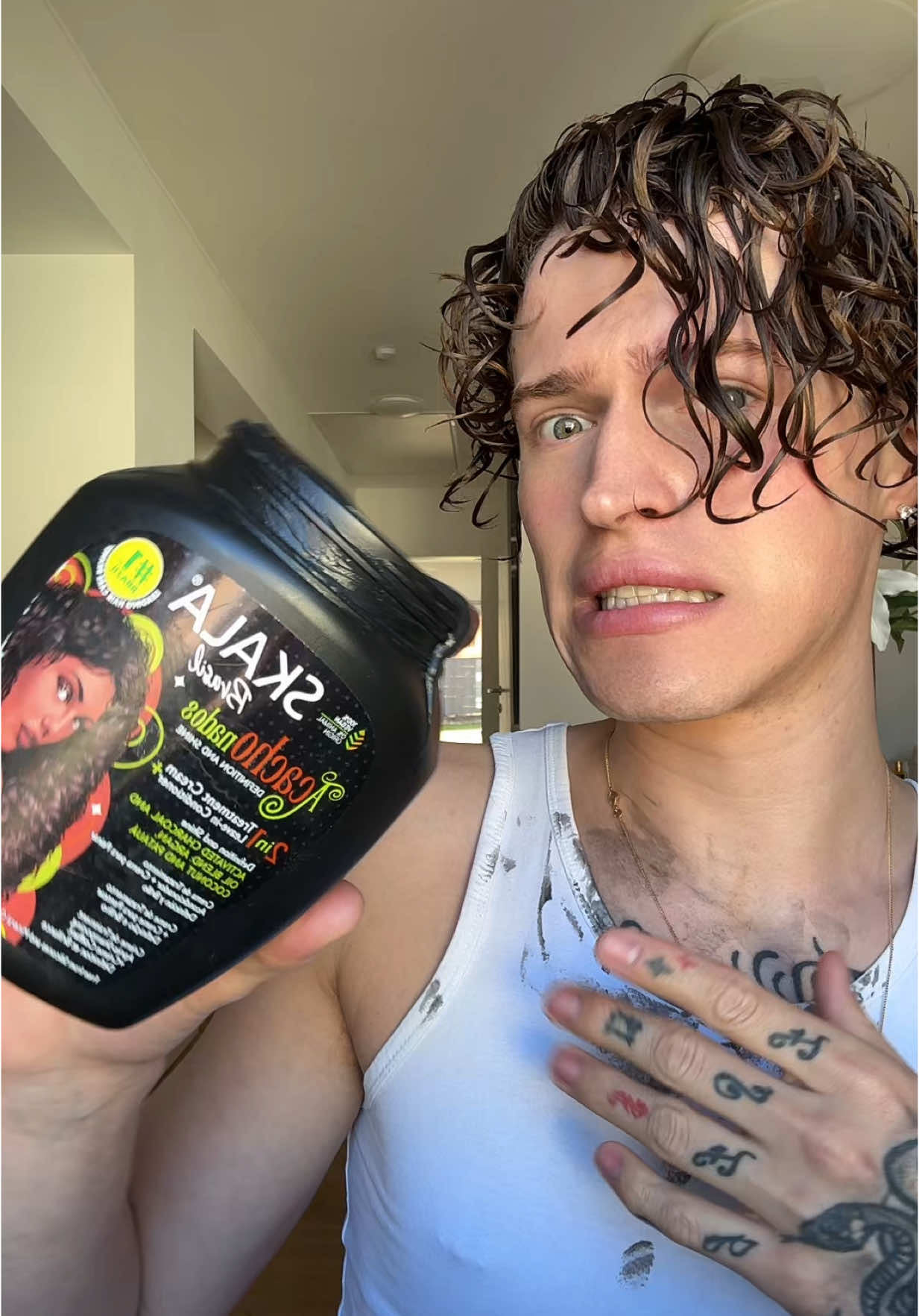 Black Conditioner = Perfect Curls ✨😍 #skala#curls#curlyhair#curlyhaircare#haircare#curlyhairtutorial#curlyhairstyles#curltutorial#brasil#foryou#fyp
