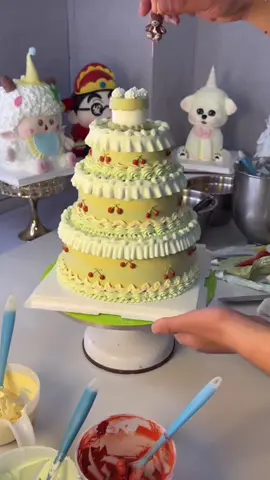 4layer #fyp #cakedecorating #cutecake #cakeforkids #4layercake 