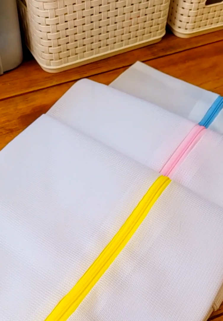 🧺 Cuide das roupas com carinho! O Kit Sacos para Lavar Roupas Delicadas Okazaki evita danos e prolonga a vida útil das peças. 👉 Só R$39,90 pra lavar com mais cuidado. Preço válido até 21/04/2025 ou enquanto durarem os estoques.  📱Faça suas compras via WhatsApp, nos números; (61)99319-0578 CLN 214 Norte (61)99806-5549 CLN 307 Norte. #multicoisasasanorte #multicoisas214norte #multicoisas307norte #vemquetem #brasilia #df #asanorte #bsb #solucoesparaoseudiaadia #praticidade #Multicoisas #MomentosEmFamília #facilitacomamor 