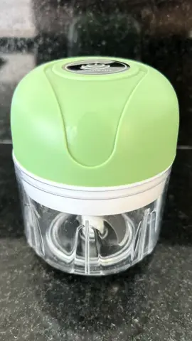 Clique na Bio‼️   👉 Mini Processador sem fio 250 ml #dicasuteis #achadinhosshopee #foryou #dicasparacasa #cozinhapratica 