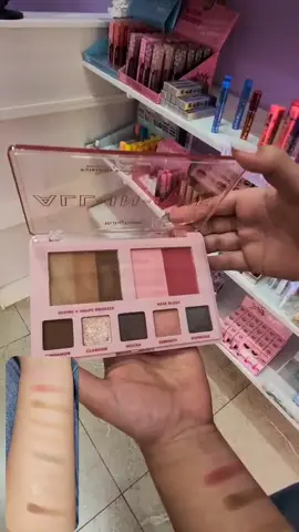 Paleta da.ruby rose linha rosa,ela possui 3 contorno,2 blush,4 sombras. entre no grupo vip pra receber promoções exclusivas. https://chat.whatsapp.com/D7CWgdJM6EkDnwFwBlesr2 #amomakeup #amobrilho #BelezaAcessível #MakeupLovers #Beleza #betimmg #rubyrose  #linharosa 