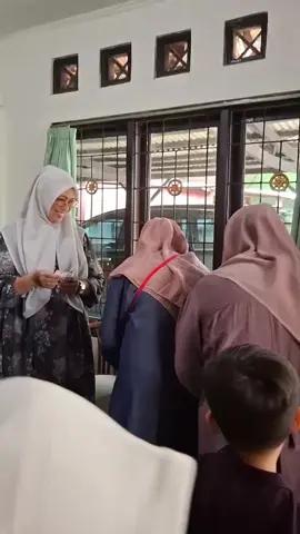 berbagi itu indah dengan sanak keluarga di kampung halaman #lebaran #idulfitri #pulangkampung #mudik #soundviral #soundleba 