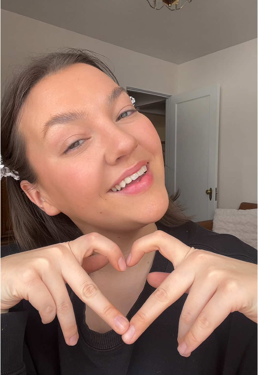 My go-to no makeup makeup look for when I want to look pretty with minimal effort and product  #nomakeup #nomakeupmakeup #makeup #bronzer #resultsmayvary #highlighter #beauty  @Maybelline NY @Benefit Cosmetics @tarte cosmetics @urban decay  