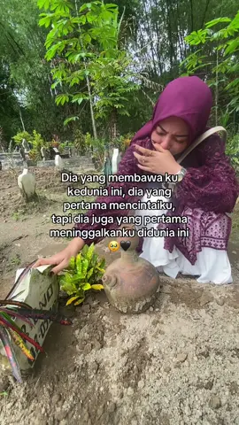 Lebaran pertamakalinya tanpa sosok bapak😇 al-fatihah bapak🖤 #rinduayah 