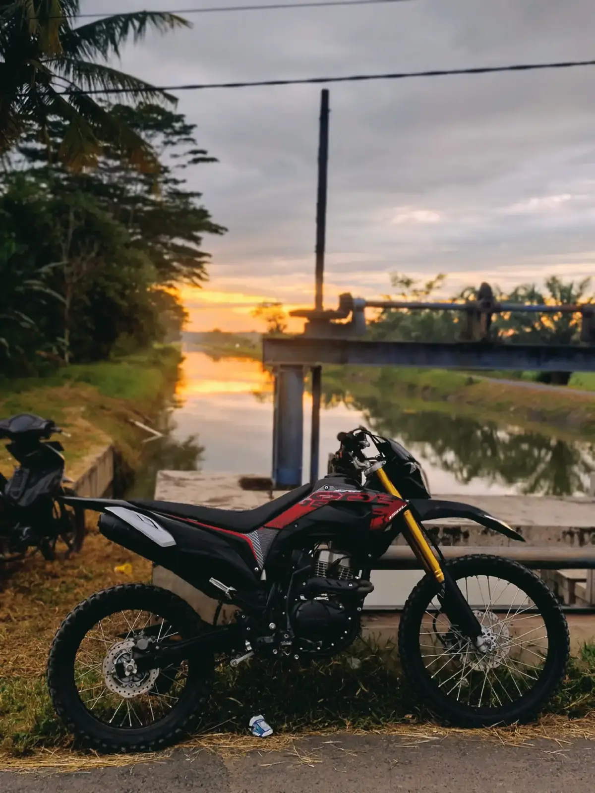 🫦 #crf #crf150l #crfstandarpabrik #crfkonten #fyp #crfgz 