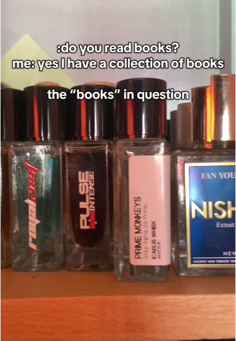 but fr tho i read books from time to time, my partner has whole collection of books😭✌🏻 #fragrance #fragrancetiktok #perfumereview #mensfragrance #yanlexir #fragtok #mensperfume #relatable 