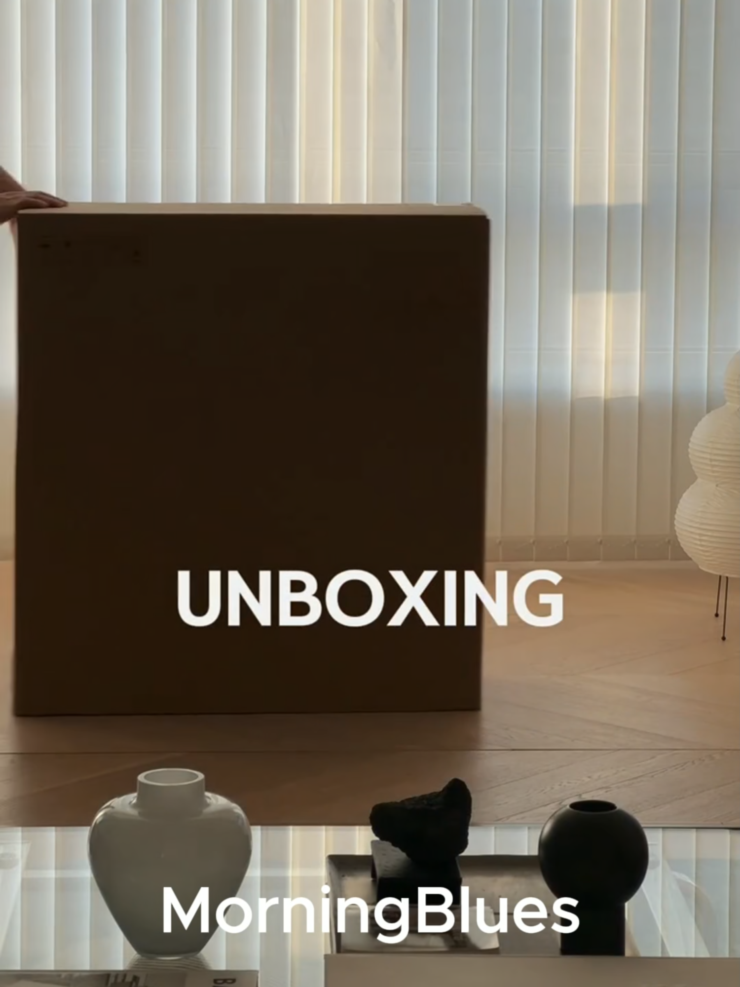 Unboxing Record R1 – First Impressions! 🎶 POV: You unwrap the box, anticipation builds... The sleek design, the perfect details—and then, that first power-on moment. Boom! The room fills with sound🎵 Is it just me, or did my space just level up? 🤯 #MorningBlues #RecordR1Speaker #unboxingasmr #dreamhomegoals #MusicInMotion #TimelessTunes #RetroFuturism #MusicInnovation #modernhome #CreativeSpaces #decorationideas #homeinspo