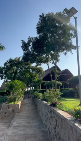Join the kabaka run this Sunday by wining a kit with @Ddungu Resort Beach . #sarahjan992 #foryou #beachvibes #resort #uganda #kampala_tiktokers #trendingvideo #fypシ゚ #tik_tok #viral_video 