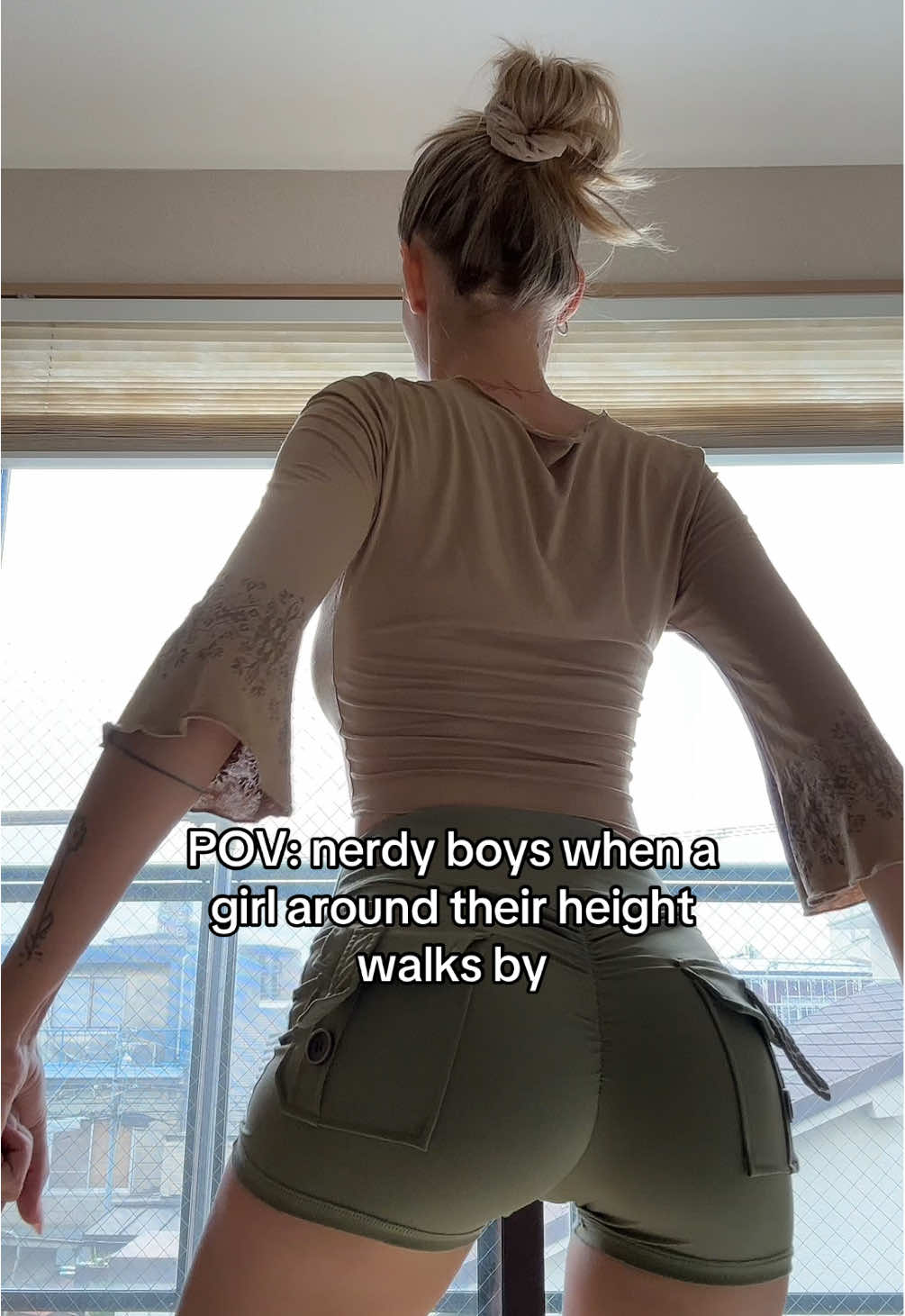 suddenly 6’5 😏 #gamer #gamermemes #gamer4life #gamergram #GamerGirl #relatable #nerdygirl #skyrim #skyrimmemes #rpgcommunity #fyp