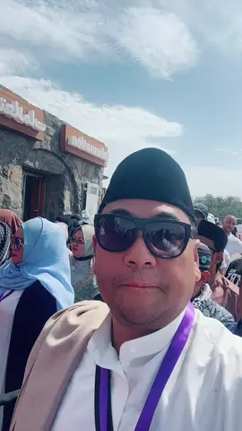 #Sumur Ghars, atau Bir Ghars, adalah sumur bersejarah di Madinah yang memiliki kaitan erat dengan kehidupan Nabi Muhammad ﷺ. 