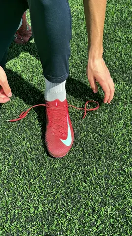 How to tie shoelaces correctly for soccer players ✅🔥⚽️ #football #lacestyles #Soccer #shoeslaces #footballtogether #footballvideo #soccerskills 