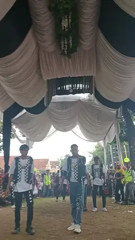 terbaru diva dancer burok MJM #tarling_indramayu_cirebon #galeriburokmjm #mjmstudio #berandafypシviral #seniburokcirebon #tiktokviral 