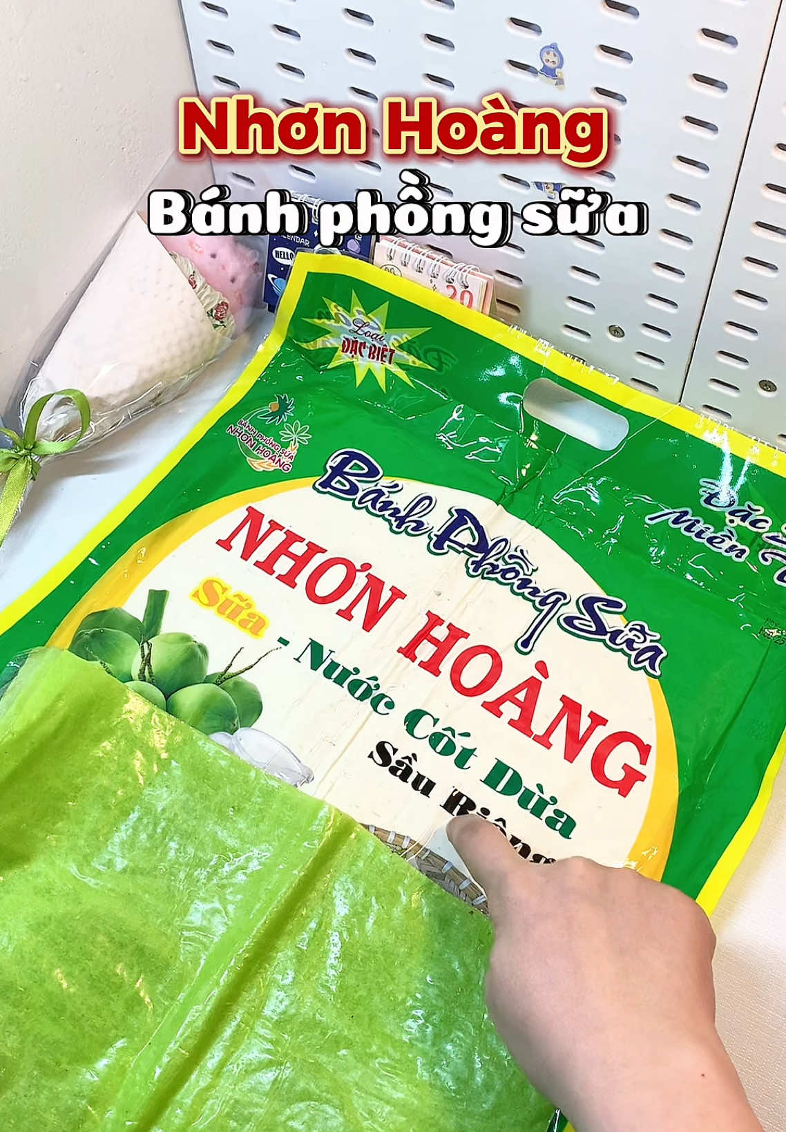 Có 19k một túi thui. Mua về ăn chơi #review #unboxing #banhphongsuanhonhoang #banhphongsua #banhphongsuamientay #anvat #xuhuong #viralvideo 