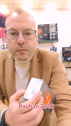 Occhiali da sole RAYBAN modello 2140 #otticapoliclinico #napoli #rayban #wayfarer #2140 