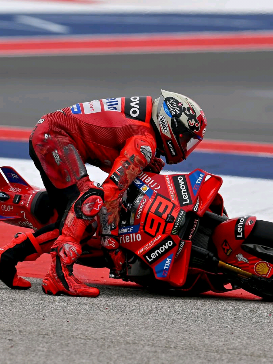Seconds Marc Marquez crashed while racing 😭 #motogp #motogp2025 #marcmarquez #MM93 #weare93 #babyalien #goat🐐 #theking #ducaticorse #ducati #marquez #93 #americasgp #circuitoftheamericas #fyp #foryou #xyzbca #fypシ #Motorsport #racing #fanpage #tiktokpelitfyp #ducatifamily #racingteam #motogpindonesia #marcmarquez93 #sportsontiktok #marcmarquezfan #todorojo🔴 #raceweek 