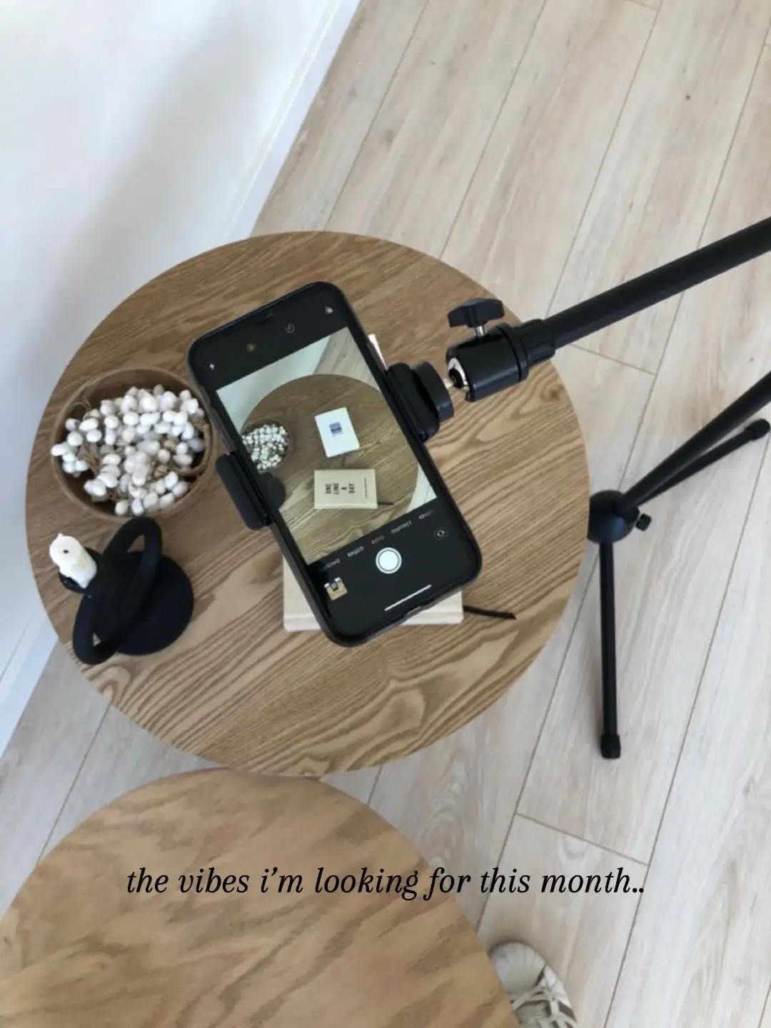 i have a feeling it’s going to be a good one! #newmonth #freshstart #walking #SelfCare #reading #girlssupportinggirls #contentcreator #smallcreator #smallcontentcreator #goals 